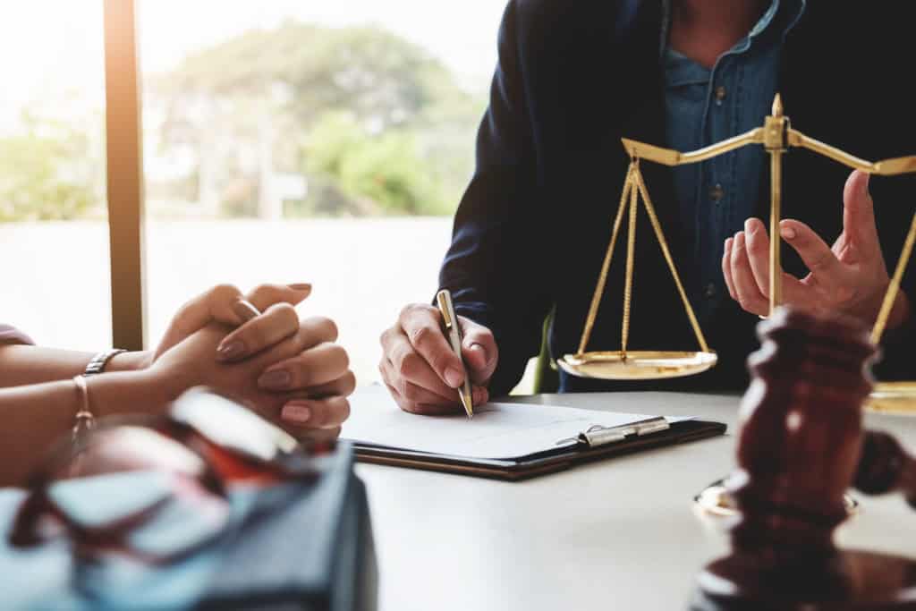 Court Applications vs. Mediation: A Less Stressful Path with EH Mediation Bournemouth